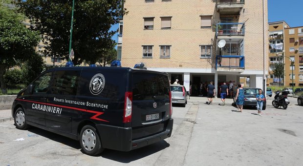 Fugge all'Alt e sperona l'auto dei carabinieri: catturato dopo inseguimento nel Napoletano