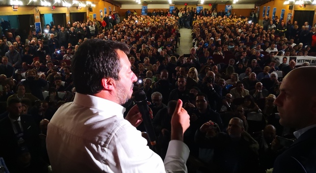 Salvini fa tappa ad Aversa: «Sconfiggeremo la camorra»