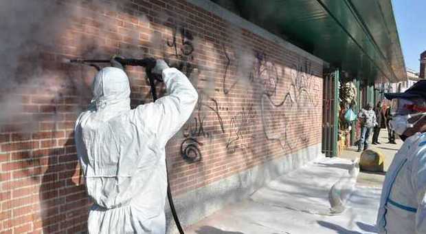 Arriva l'Expo, Pisapia lancia il piano anti-graffiti: saranno ripulite 7.500 tag e 8 scuole
