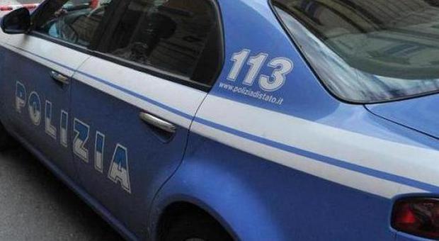 Legata, imbavaglia e picchiata a morte in casa: 63enne uccisa a Biella