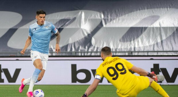 La Lazio affonda 3-0 il Milan e si rilancia nella corsa Champions