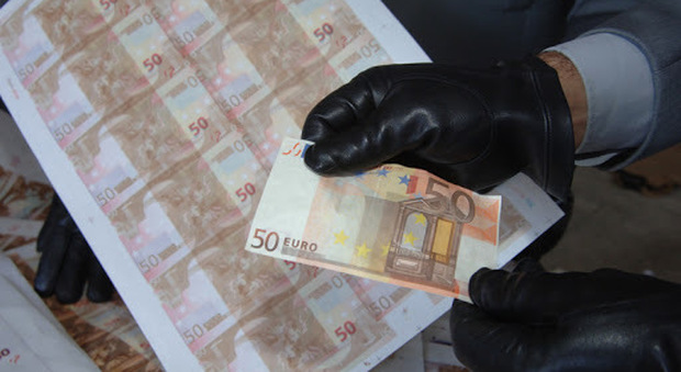 Euro falsi da Napoli in tutto il mondo, condannati gli specialisti del Napoli Group