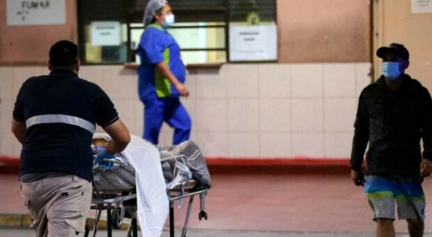 Covid, i medici del Cile propongono una terapia shock per batterlo: ecco quale