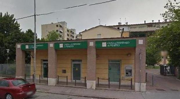 La filiale della Cassa di Risparmio in viale Verona a Vicenza