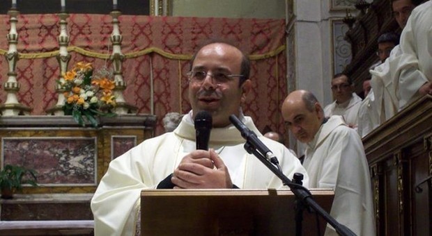 Ragusa, sacerdote scrive su Facebook: "I gay ​sono malati". E scoppia la bufera sul web