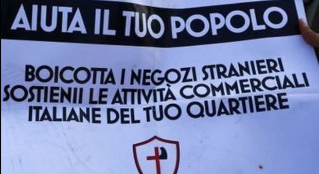 "Boicottate i loro negozi". A Roma spuntano cartelli anti-stranieri