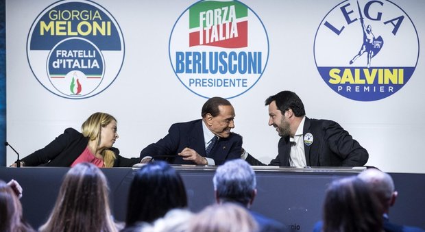 Camere, i veti di M5S al centrodestra: Salvini apre ma Berlusconi non si fida