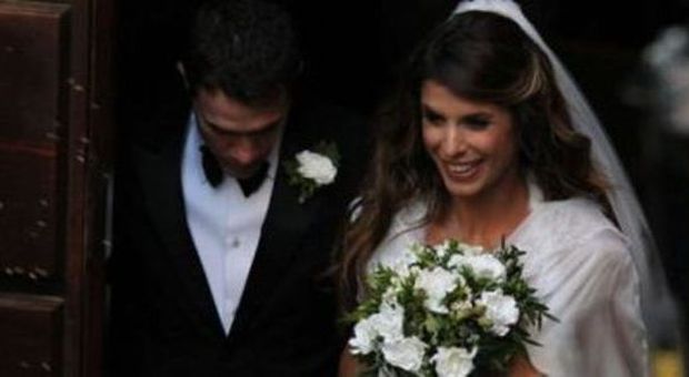 Elisabetta Canalis, rivelazione a sorpresa: «Le nozze con Perri non sono valide»