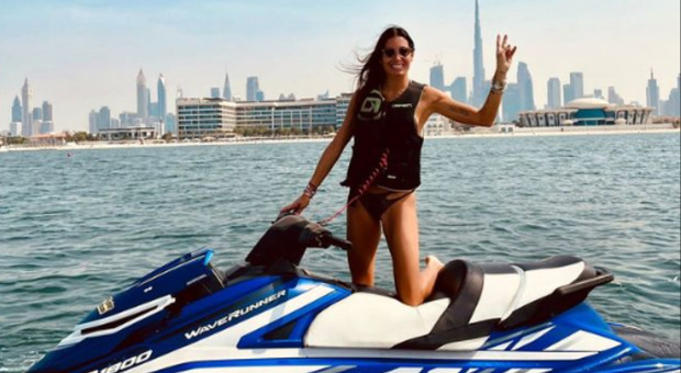 Elisabetta Gregoraci, ultimo giorno a Dubai: «Ho fatto Jet Ski con mio figlio e sono tutta rotta»
