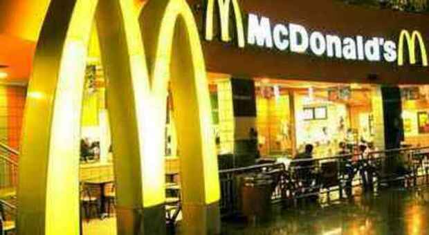 McDonald's, una dipendente: «Licenziata perché ho denunciato una molestia»