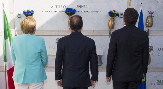 Renzi, Merkel e Hollande: vertice a Ventotene: «Servono misure forti per la crescita»