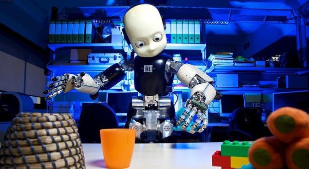 I robot rimpiazzeranno 5 milioni di posti di lavoro entro 4 anni: il rapporto a Davos