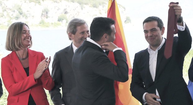 Macedonia del nord, accordo con la Grecia: la nuova Repubblica potrà aderire alla Ue