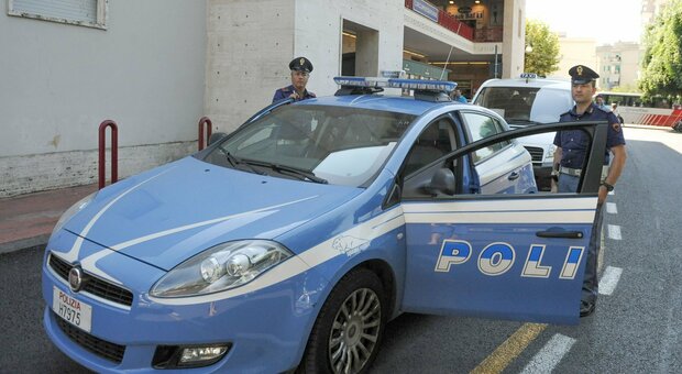 Movida, controlli a Sorrento: arrestato 30enne dopo una colluttazione nella stazione della Circum. Trovata anche droga