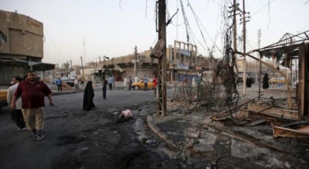 Isis, kamikaze si fa esplodere dopo una partita di calcio: 41 morti a Baghdad