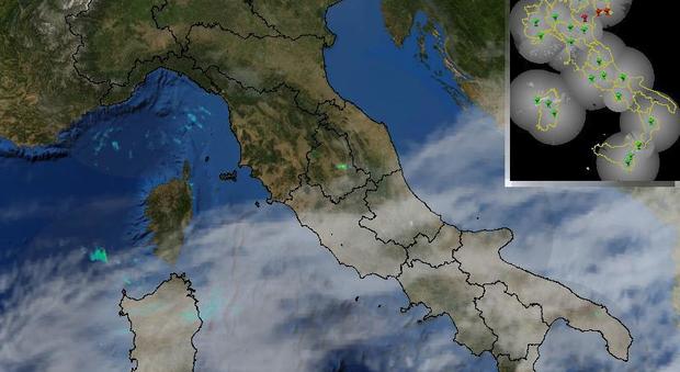 La foto del radar meteo mostra come a livello d'Italia solo su Foligno ci sa stata pioggia