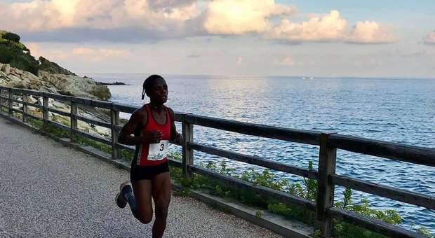 Scoprire la Liguria di corsa: ad Arenzano la mezza maratona a picco sul mare