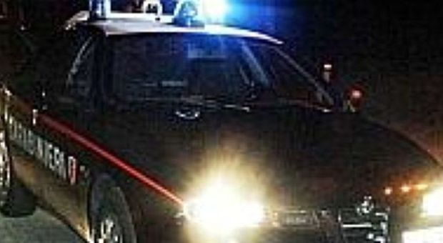 Brescia, si barrica in casa con il figlio e spara da una finestra: arrestato dopo lunga trattativa