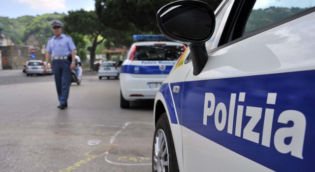 Immigrato drogato al volante provoca incidente nel Napoletano: espulso