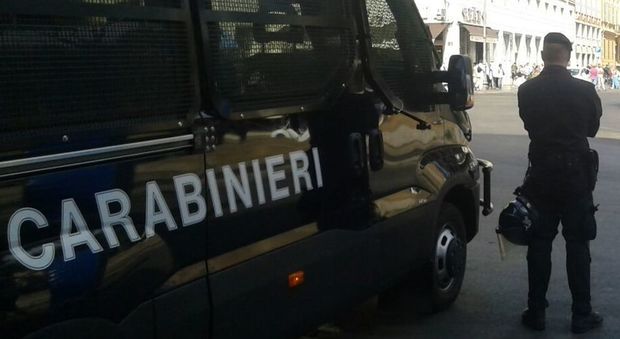 Verona, aggrediscono un clochard per rapinarlo: arrestati