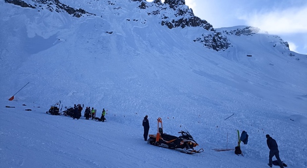 Valanga ad Arabba, due sciatori escono incolumi dalla neve