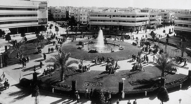 Dizengoff Circle, del 1939 (foto di Itzhak Kalter)