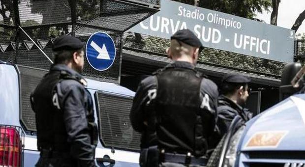 Domani Roma-Feyenoord la polizia blinda l'Olimpico: in campo 2000 uomini