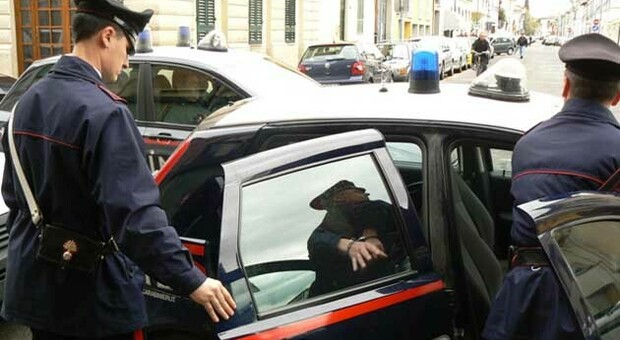 A 17 anni tenta di violentare e strangolare una donna a Torino: catturato
