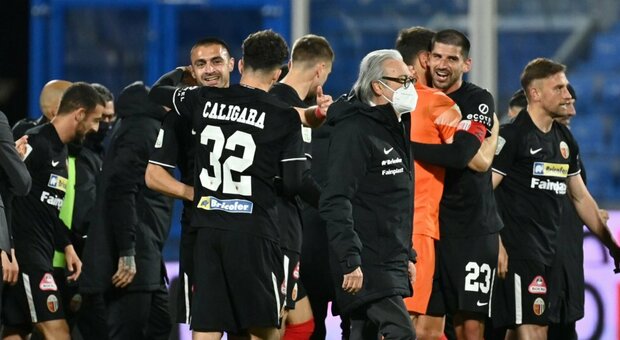 Serie B, l'Ascoli rimonta la Spal e riprende il Pordenone in classifica