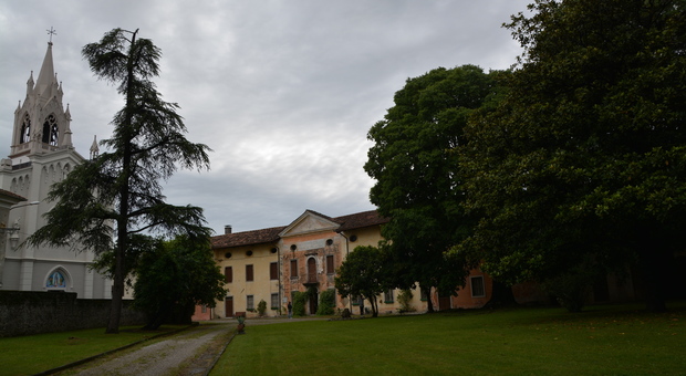 Il vecchio monastero oggi villa a Sant'Odorico