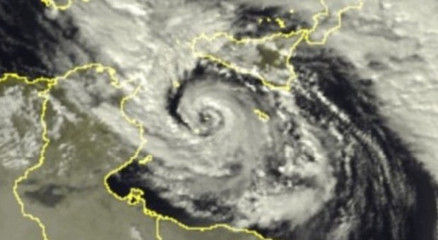 Maltempo, allerta della Protezione Civile: «Possibile ciclone sulle coste della Sicilia»