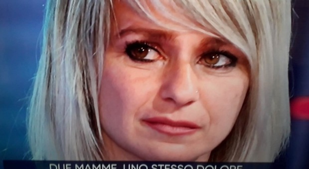 Pamela Mastropietro, la mamma alla Vita in Diretta: «Ho trovato una piuma, mi manda segni ogni giorno». Cuccarini commossa