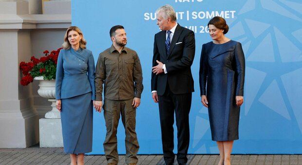 Vertice Nato in Lituania, Zelensky inconterà Biden. L'Alleanza accorcia i tempi per l'adesione dell'Ucraina