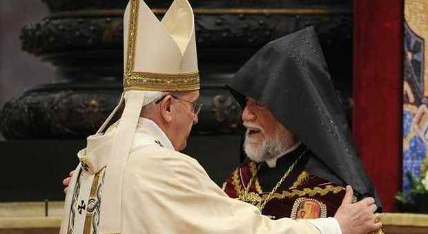 Il Papa e il «genocidio» degli armeni: la Turchia convoca l'ambasciatore del Vaticano