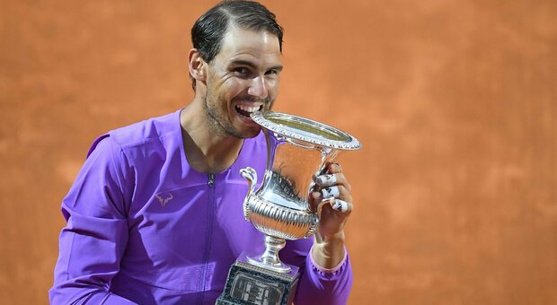 Internazionali Bnl d'Italia, Nadal è campione per la 10a volta: battuto Djokovic 7-5 1-6 6-3
