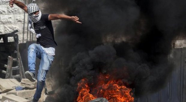 Cisgiordania, tensione per il bimbo ucciso: 18enne palestinese colpito a morte dall'esercito israeliano
