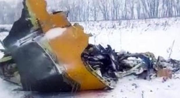 Aereo russo precipitato: "Niente fiamme, jet esploso nell'impatto"