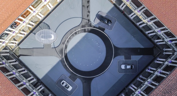 Una panoramica dell'installazione Audi a Milano
