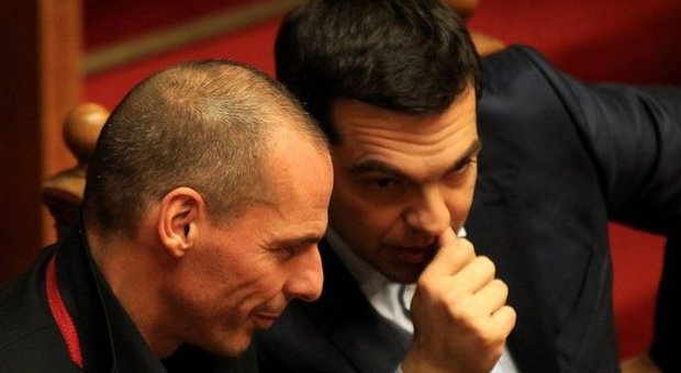 Grecia, Tsipras commissaria Varoufakis: cambia il team dei negoziatori