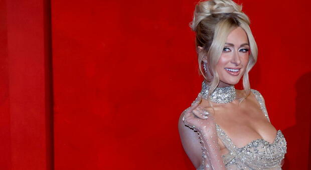 Paris Hilton, la figlia London diventa un caso e lei tranquillizza i fan: «Presto sui social»