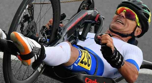 Fabrizio Cornegliani, chi è la medaglia d'oro nel ciclismo alle Paralimpiadi: dall'incidente allo sport, il profilo dell'atleta