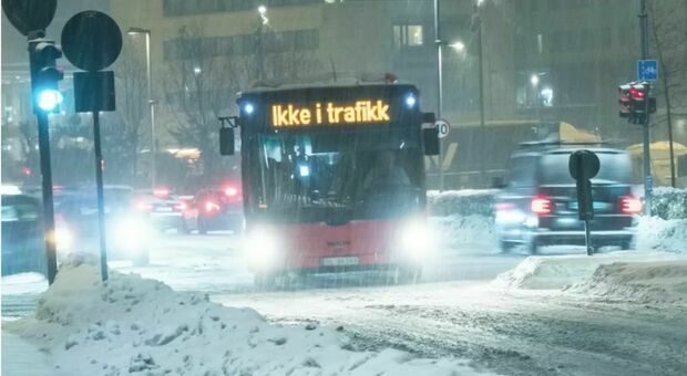 Norvegia, bus elettrici paralizzati dall'ondata di gelo: flotta appena rinnovata (obiettivo emissioni zero)