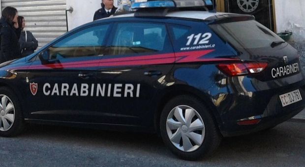 Palermo, viaggiano in auto con un chilo di droga ma restano in panne: soccorsi e arrestati dai carabinieri