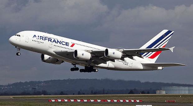 Air France, quattordicesimo giorno di sciopero. Il ministro Le Maire: «Non capisco rivendicazioni piloti: a rischio sopravvivenza compagnia»
