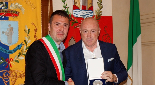 Il sindaco Alessandro Ciriani insieme a Mauro Lovisa, presidente del Pordenone calcio