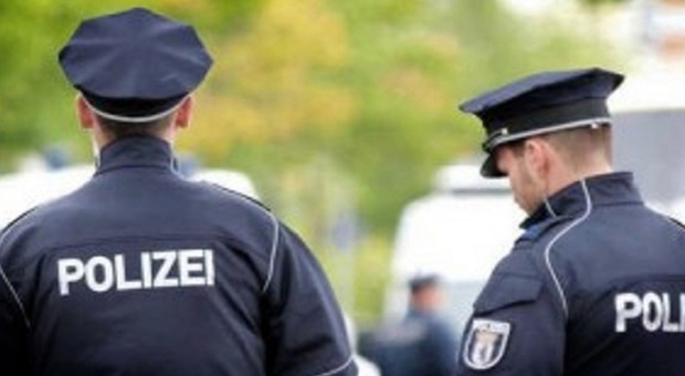 Germania, papà uccide i figli di 8 e 6 anni: «Non voleva vederli con il nuovo compagno della ex»