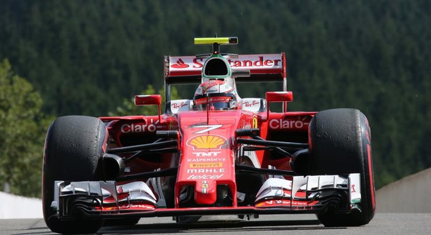 Spa, Raikkonen richiama Verstappen «Ok lottare ma così rischiamo incidenti»
