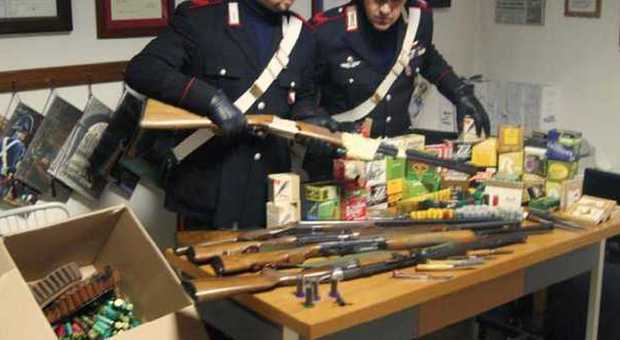 Un sequestro di fucili effettuato dall'Arma dei carabinieri