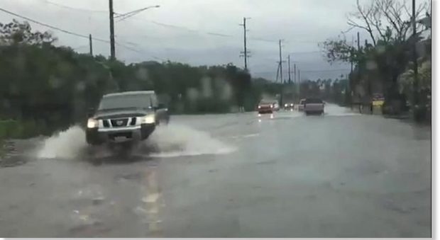 Frane e inondazioni alle Hawaii: «Decine di sfollati senza acqua e cibo»