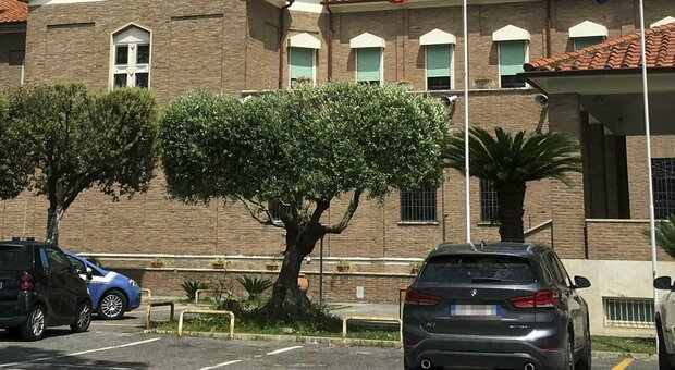 Roma, cuoca stuprata alla scuola Santa Chiara (Torrino) mentre i bambini sono a lezione